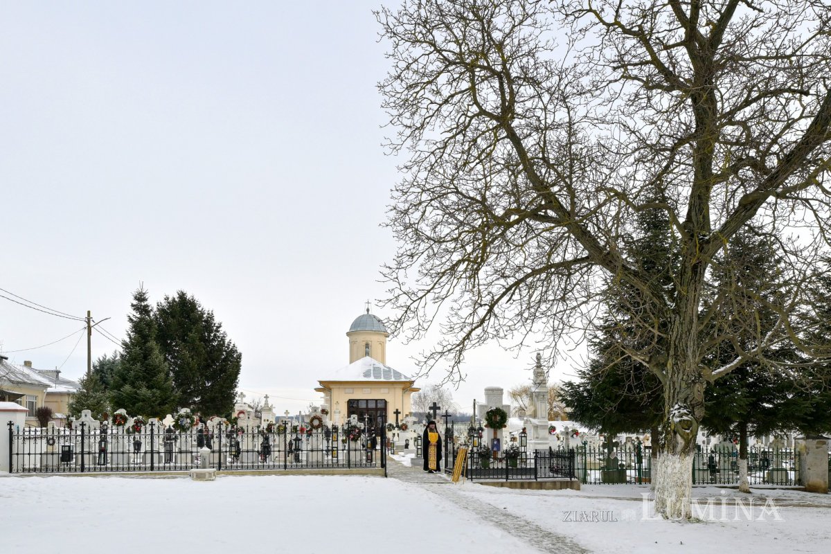 Au fost deshumate osemintele Cuvioasei Elisabeta de la Pasărea 352971