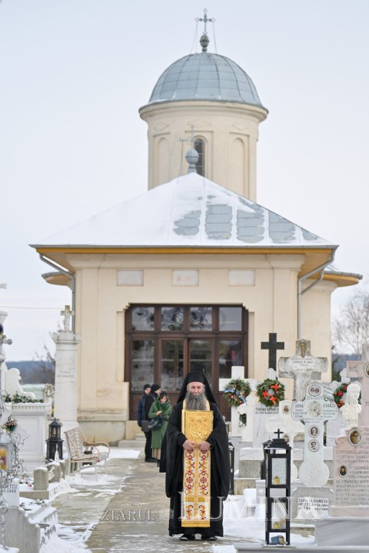 Au fost deshumate osemintele Cuvioasei Elisabeta de la Pasărea 352973