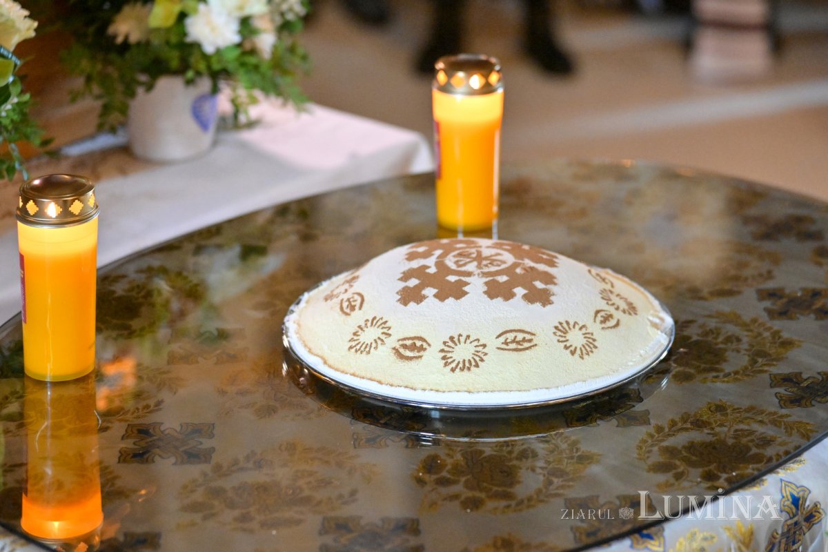 Au fost deshumate osemintele Cuvioasei Elisabeta de la Pasărea 352997