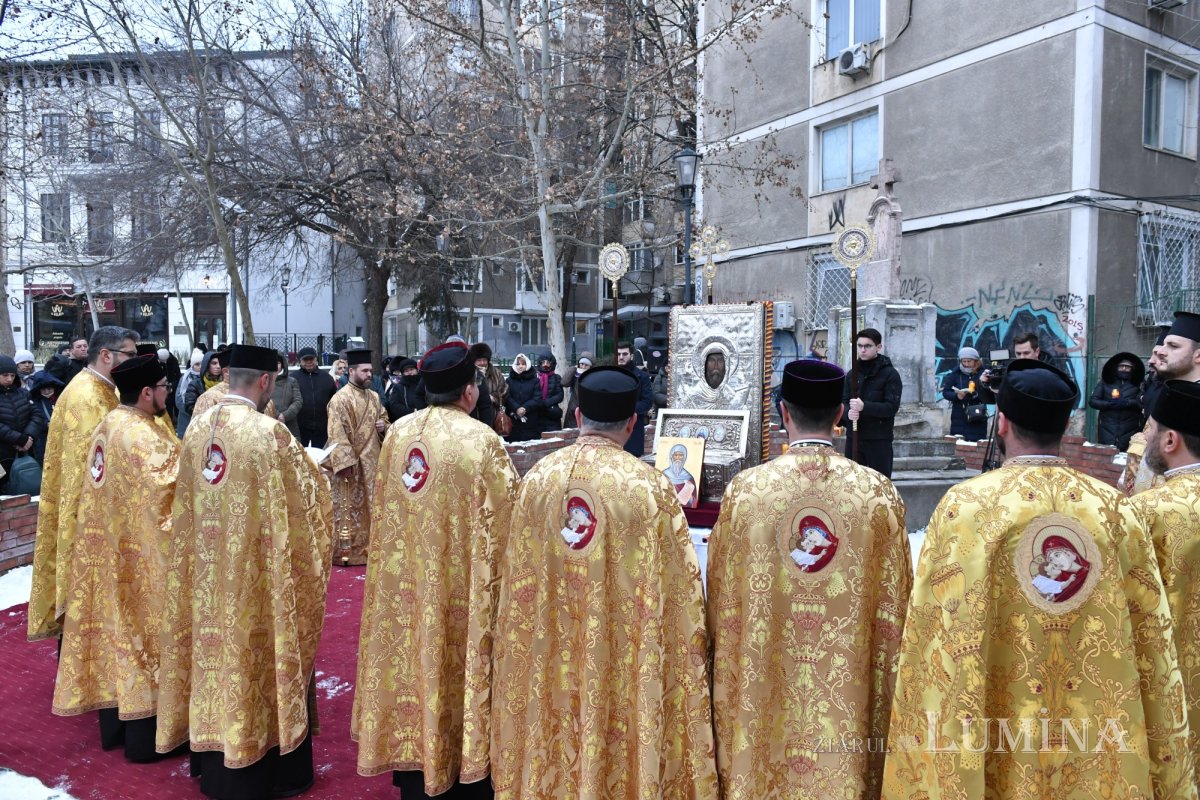 Procesiune la Biserica Domnească din Capitală în ajunul hramului 353024