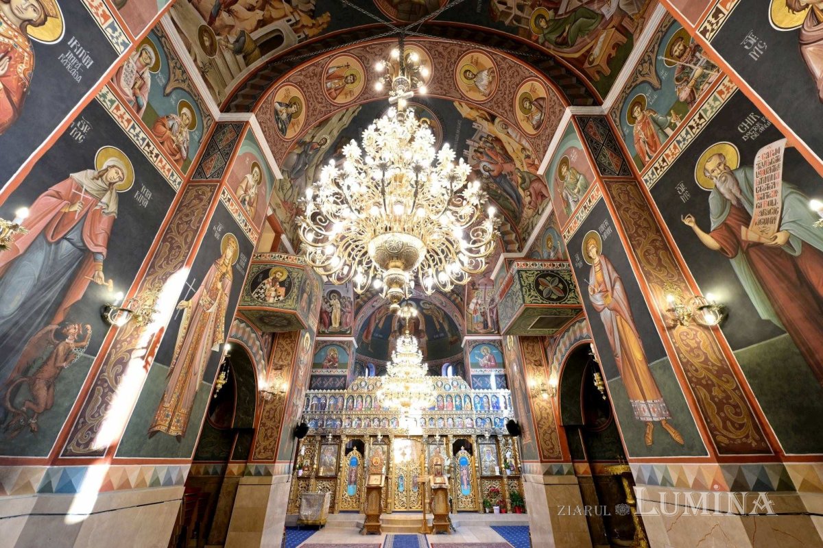 Sclipirile Luminii: Biserica Măicăneasa din Bucureşti 352903