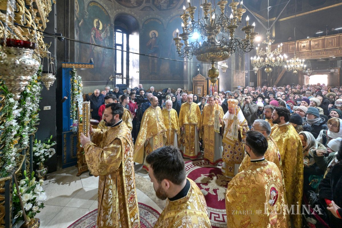 Prăznuire luminoasă la Biserica „Sfântul Anton”‑Curtea Veche 353078