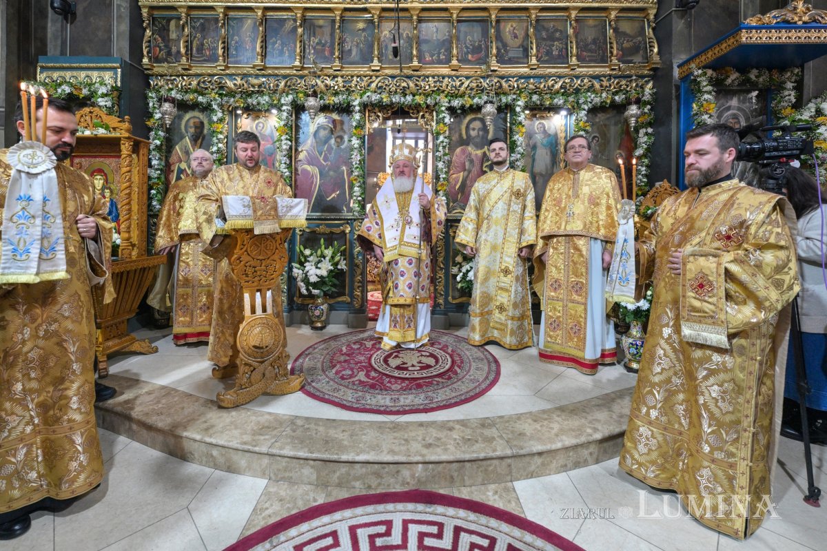 Prăznuire luminoasă la Biserica „Sfântul Anton”‑Curtea Veche 353084
