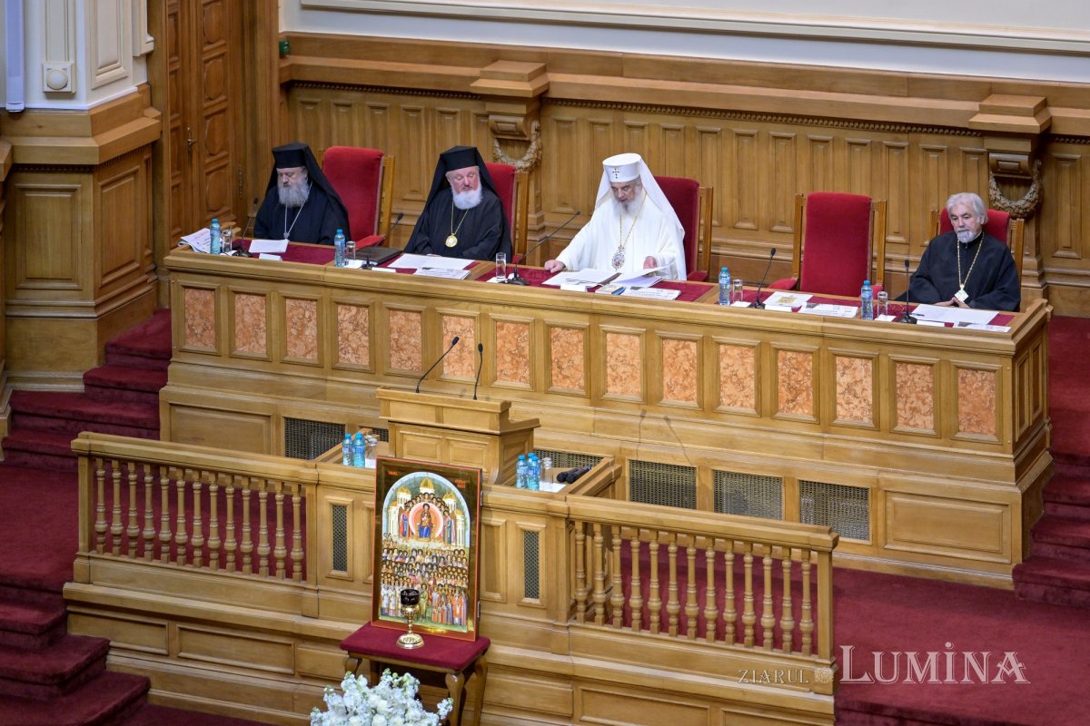 Centenarul Patriarhiei Române și proclamarea de noi sfinți români 353506