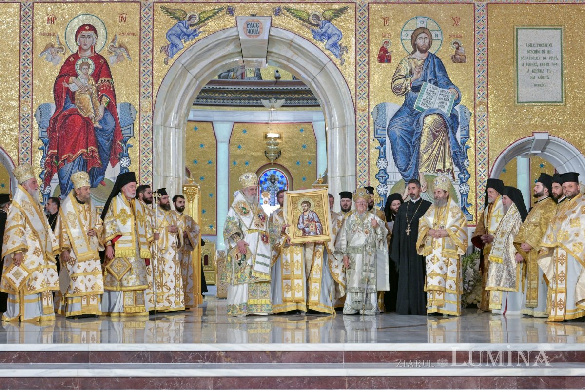 Centenarul Patriarhiei Române și proclamarea de noi sfinți români 353507