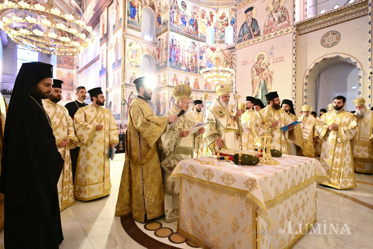 Centenarul Patriarhiei Române și proclamarea de noi sfinți români 353508