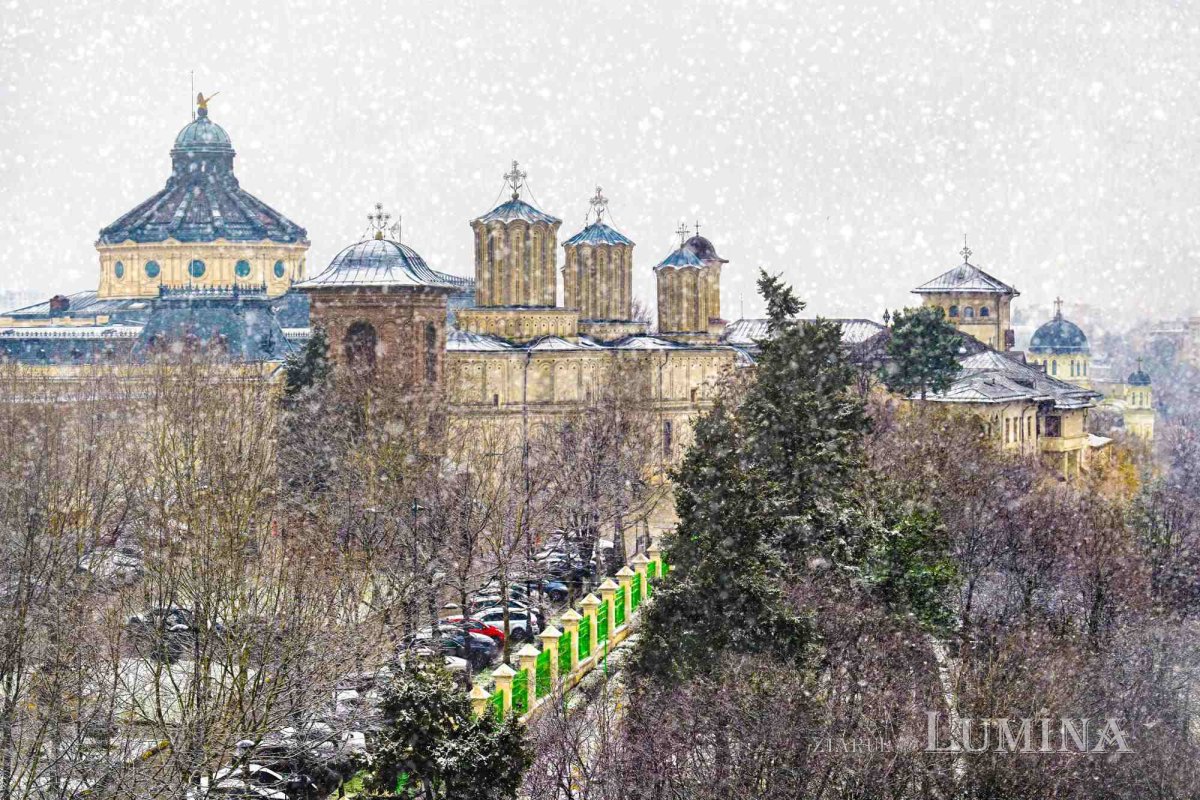 Sclipirile Luminii: Iarna la Patriarhia Română 353527