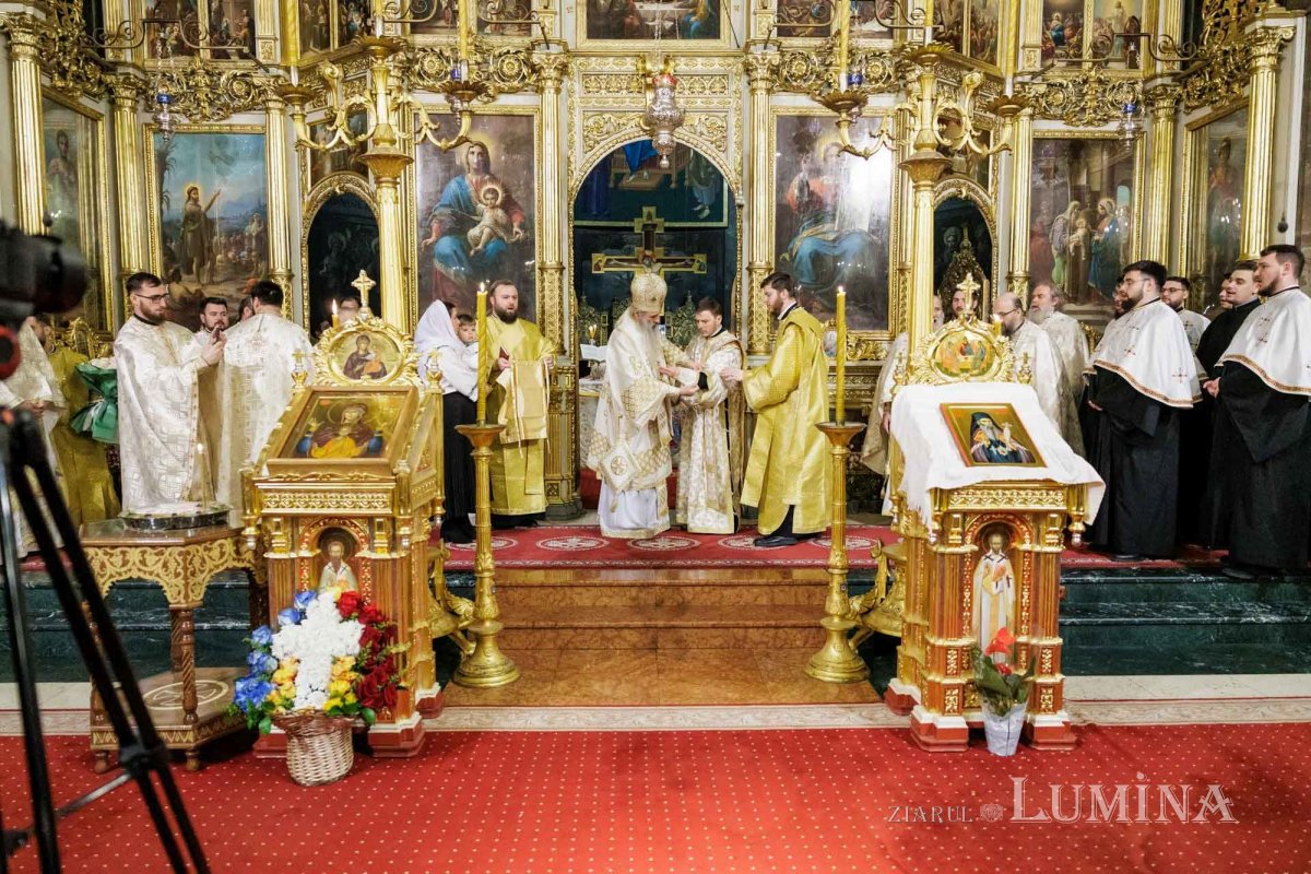 Sfântul Ierarh Iosif cel Milostiv, cinstit la Catedrala Mitropolitană din Iași 353758