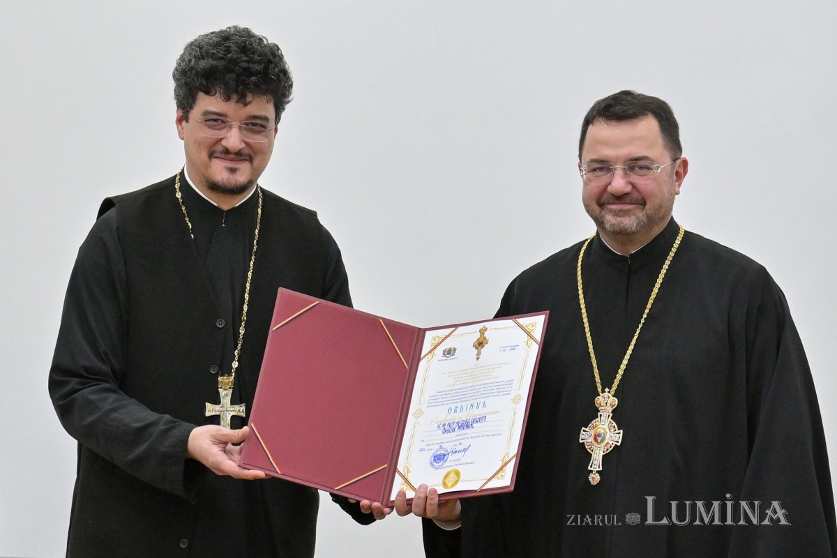 Lucrare dedicată Centenarului Patriarhiei Române, prezentată la Facultatea „Justinian Patriarhul” 353897