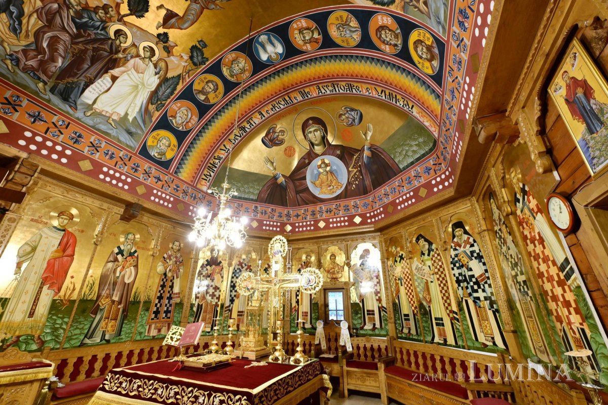 Sclipirile Luminii: Parohia „Sfinţii Trei Ierarhi”- Fundeni din Bucureşti 354045