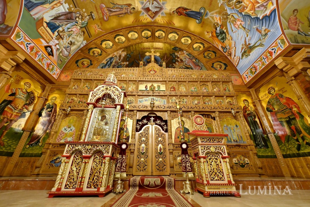 Sclipirile Luminii: Parohia „Sfinţii Trei Ierarhi”- Fundeni din Bucureşti 354046