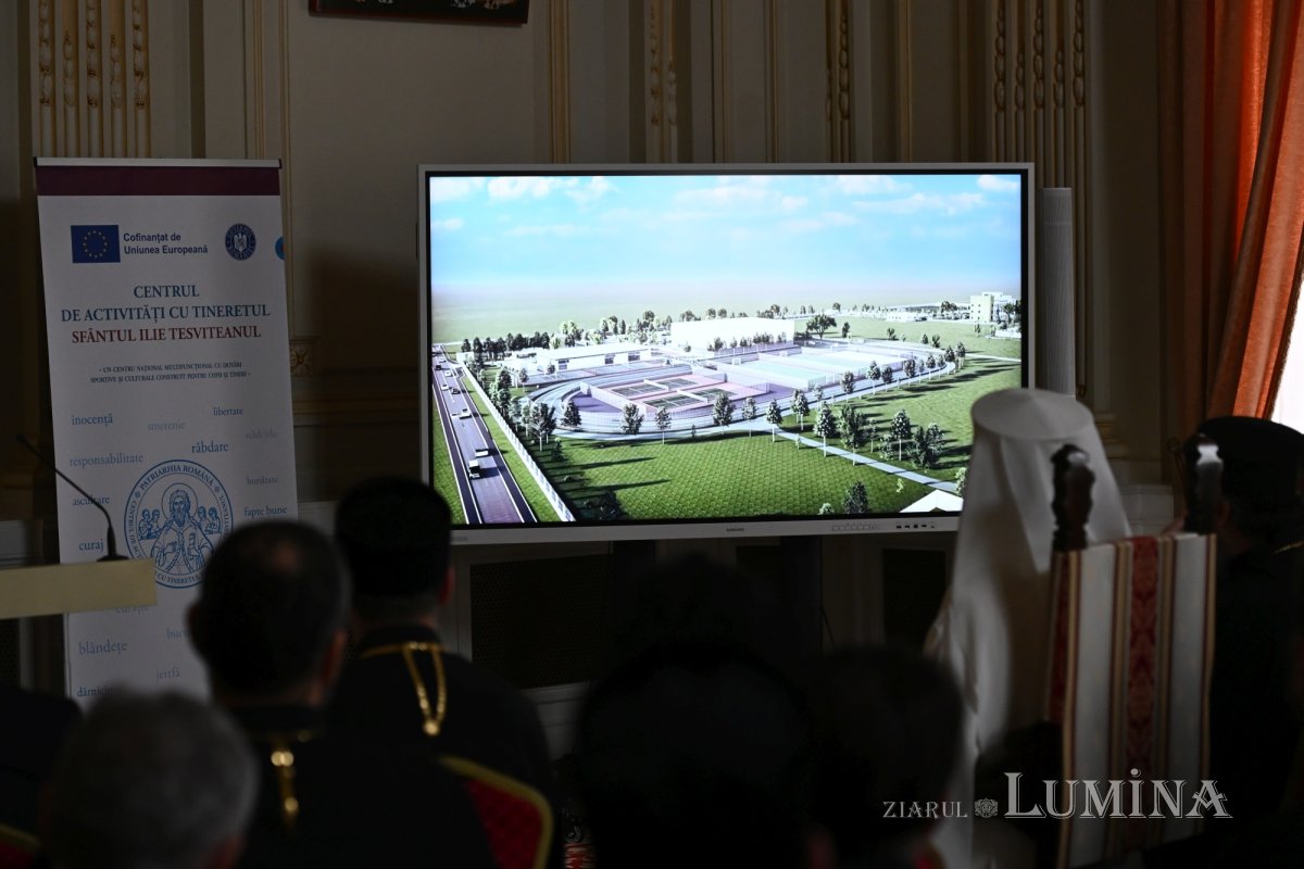 Centenarul Patriarhiei Române, noi sfinţi români şi sfinţirea picturii Catedralei Naţionale 354536