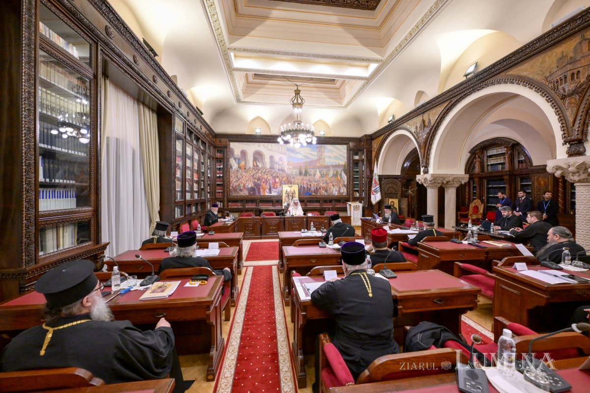 Ședință de lucru a Sinodului Mitropoliei Munteniei și Dobrogei 354635