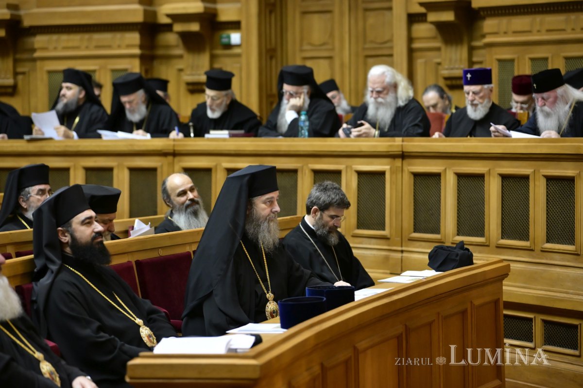 Întrunirea Sfântului Sinod la Palatul Patriarhiei 354858