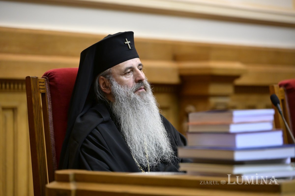 Întrunirea Sfântului Sinod la Palatul Patriarhiei 354860