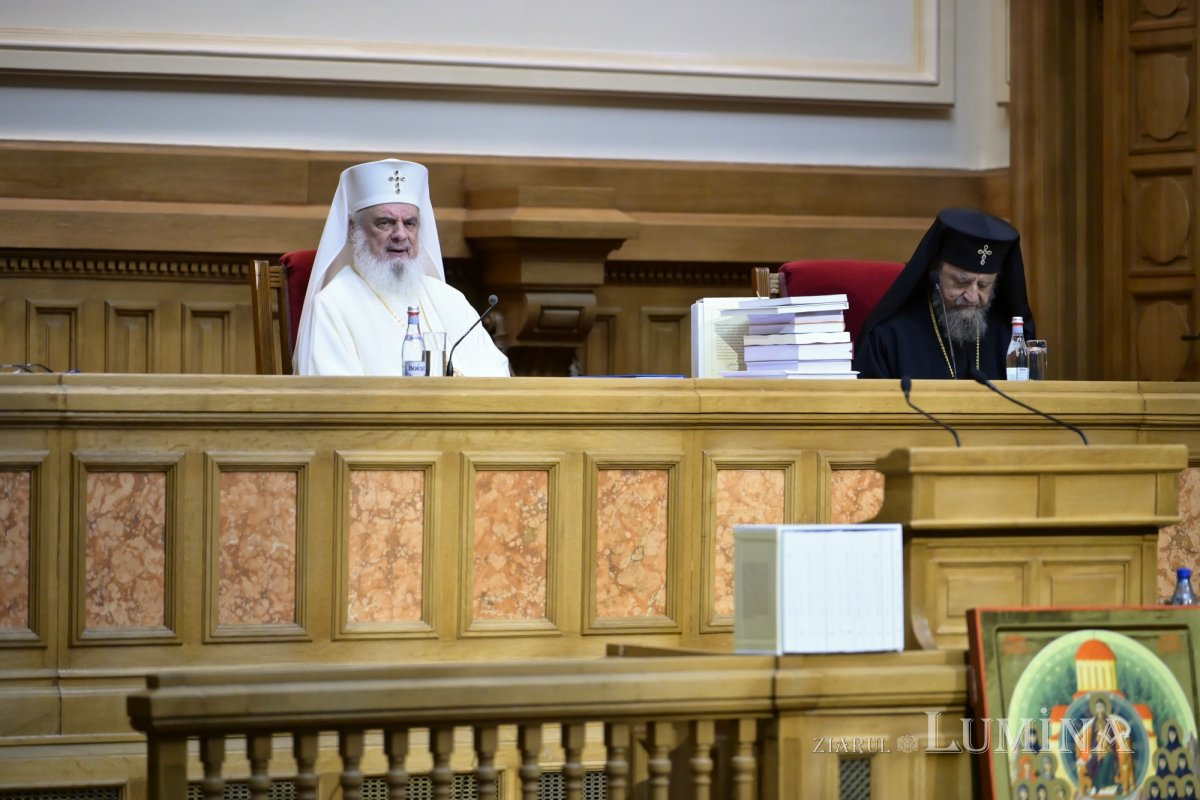 Întrunirea Sfântului Sinod la Palatul Patriarhiei 354863