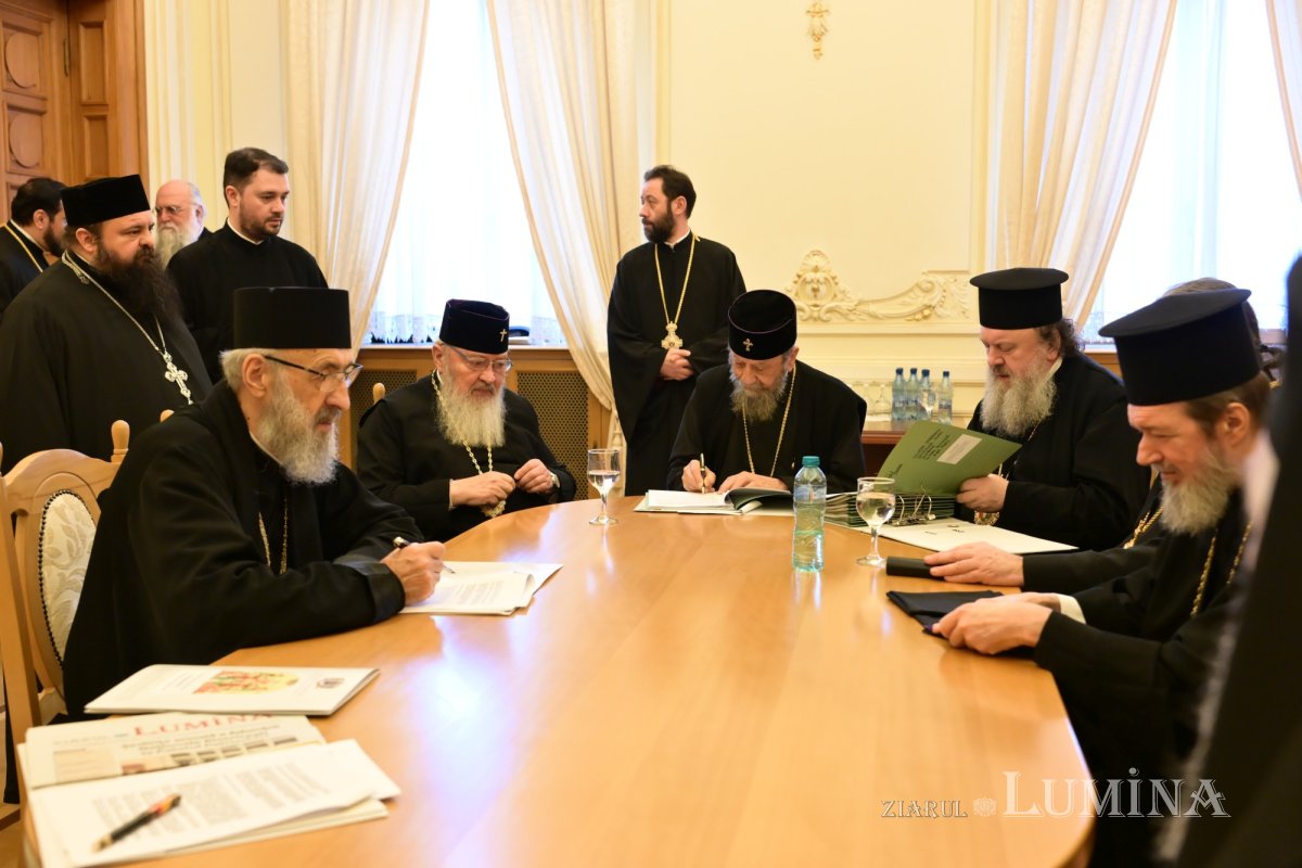 Întrunirea Sfântului Sinod la Palatul Patriarhiei 354866