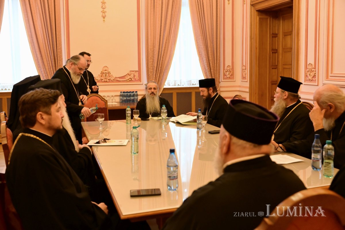 Întrunirea Sfântului Sinod la Palatul Patriarhiei 354867