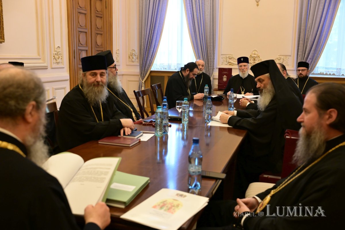 Întrunirea Sfântului Sinod la Palatul Patriarhiei 354870