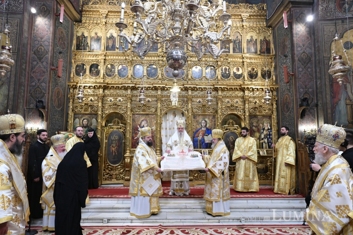 Proclamarea canonizării celor 16 femei românce cu viață sfântă la București 354738