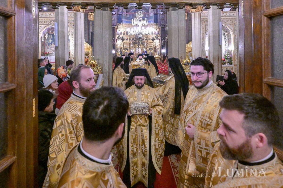 Proclamarea canonizării celor 16 femei românce cu viață sfântă la București 354791