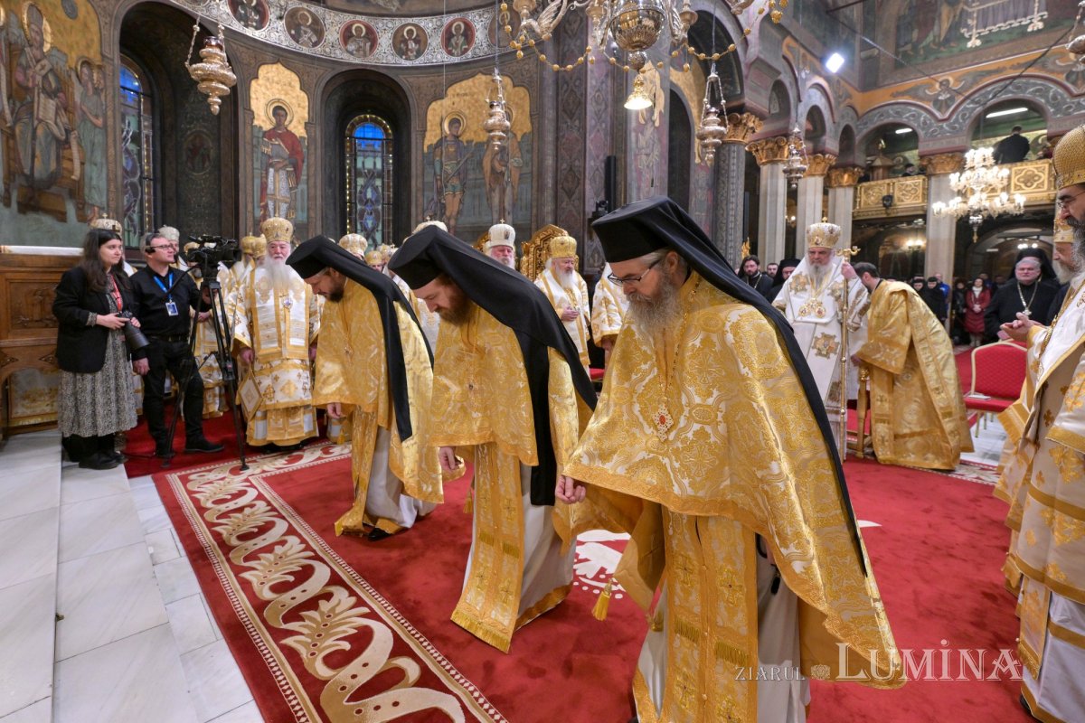 Proclamarea canonizării celor 16 femei românce cu viață sfântă la București 354805