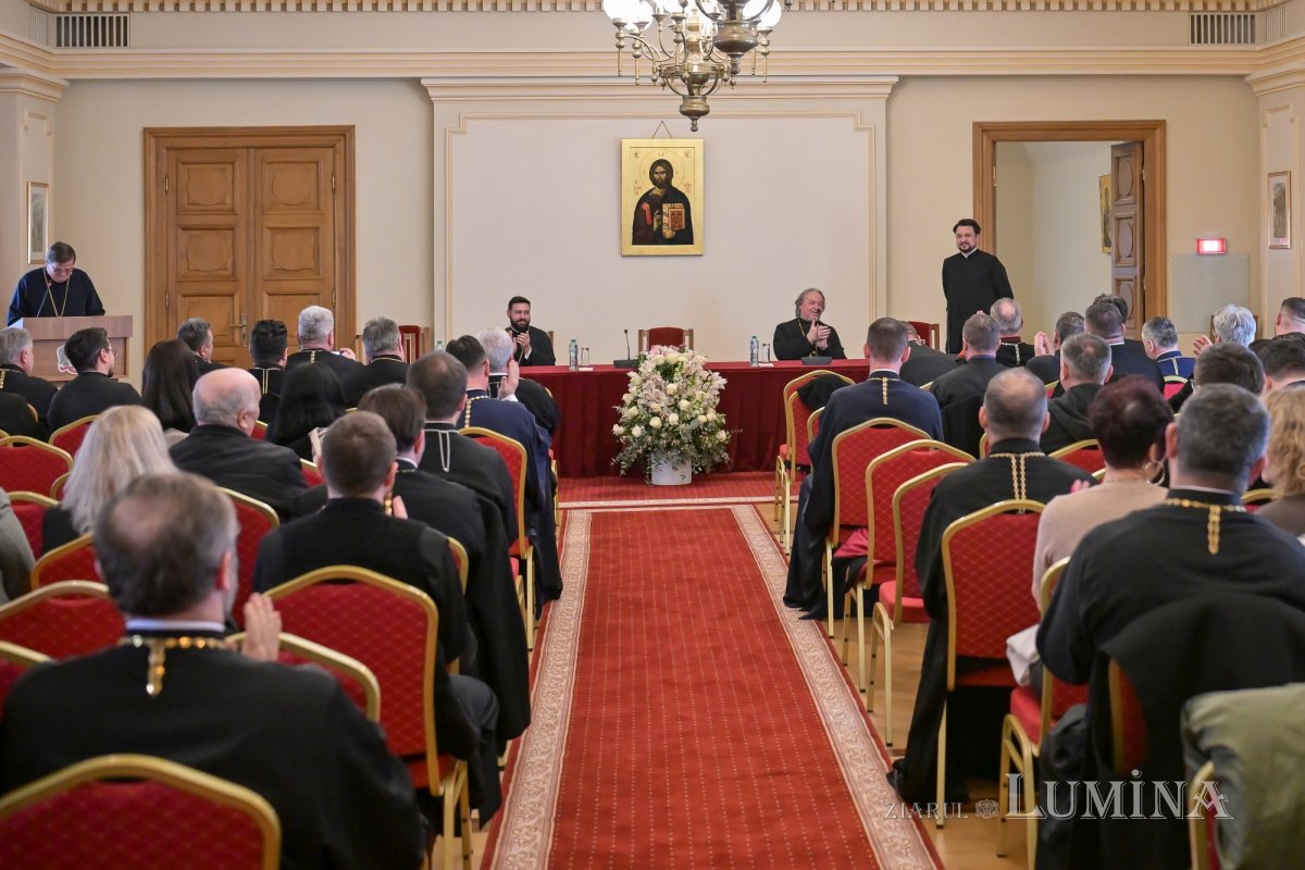 Adunarea Generală a Casei de Ajutor Reciproc a Arhiepiscopiei Bucureștilor 355245