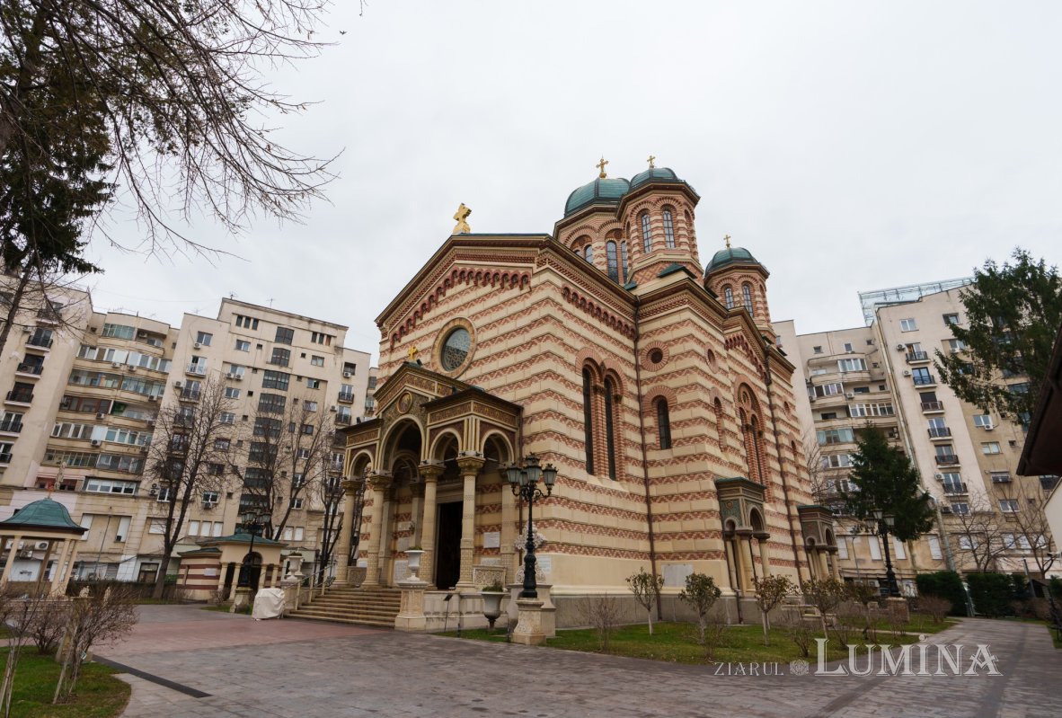Slujire arhierească la Biserica Domniţa Bălaşa din Capitală 355362
