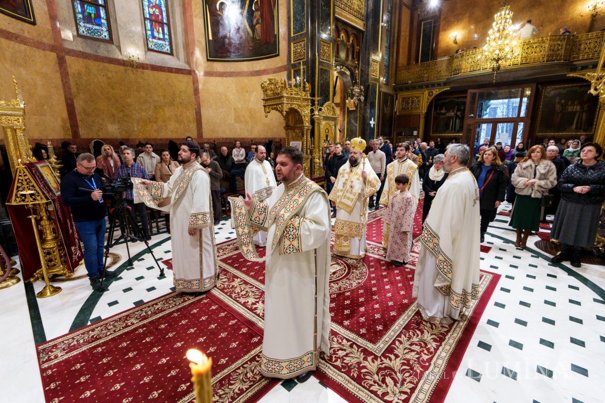 Slujire arhierească la Biserica Domniţa Bălaşa din Capitală 355364