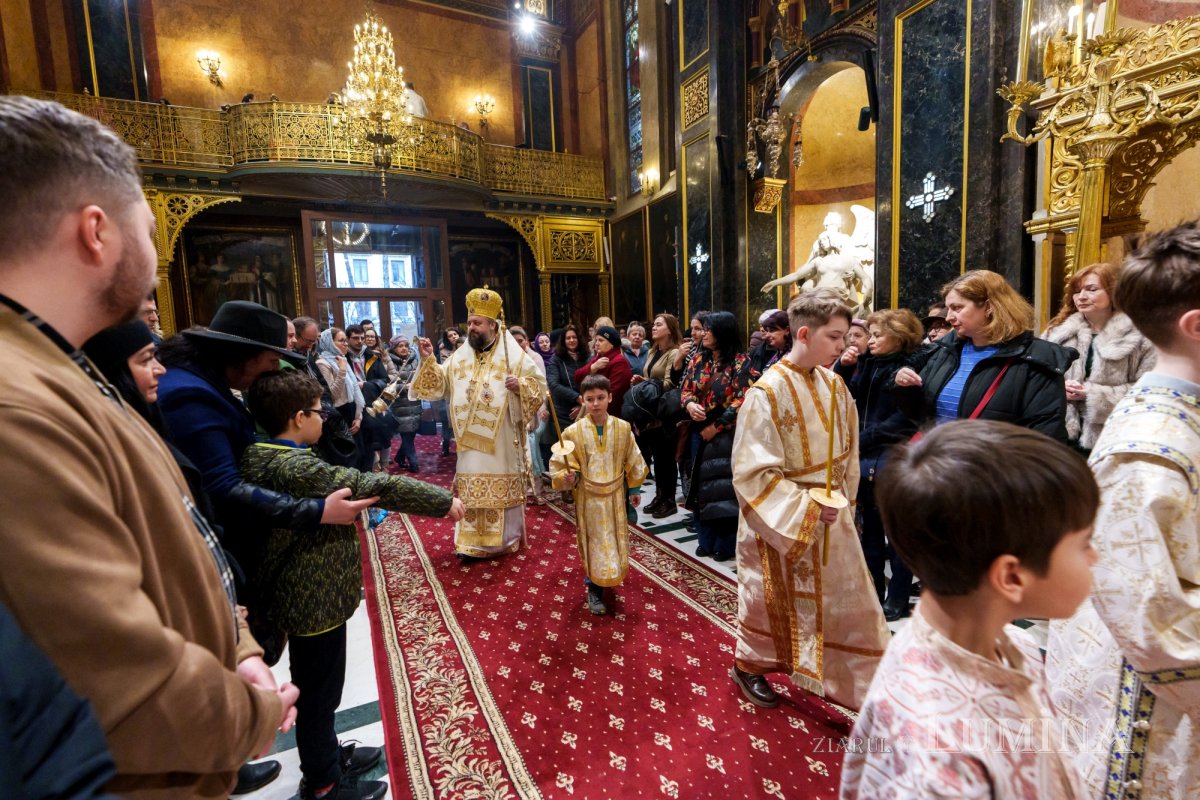 Slujire arhierească la Biserica Domniţa Bălaşa din Capitală 355368