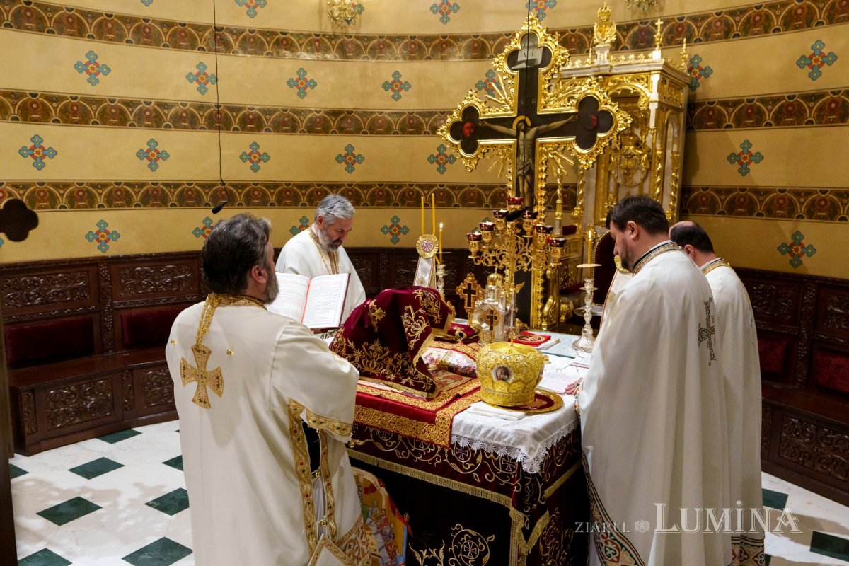 Slujire arhierească la Biserica Domniţa Bălaşa din Capitală 355373