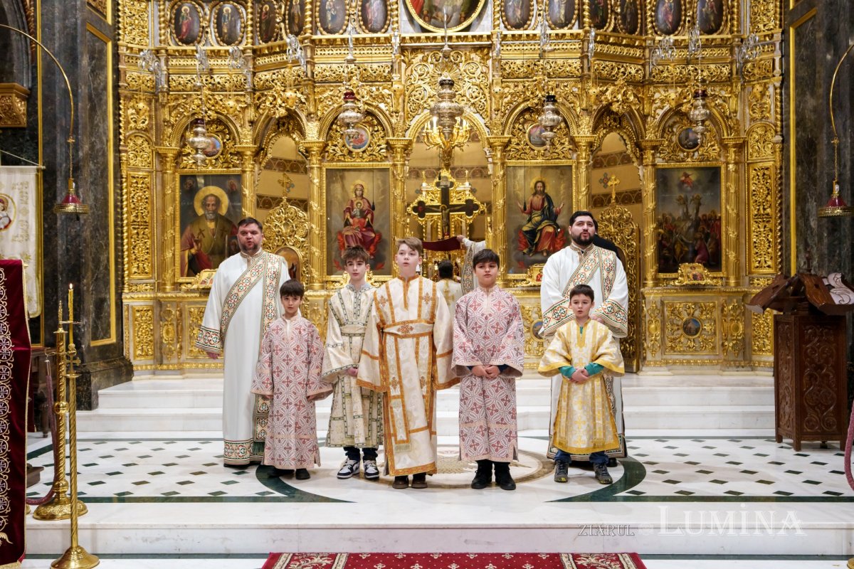 Slujire arhierească la Biserica Domniţa Bălaşa din Capitală 355374