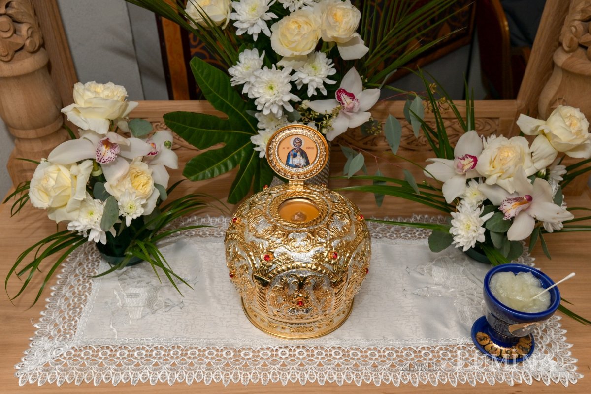 Hram și sfințire de raclă la Parohia Bărbătescu Vechi din București 355530