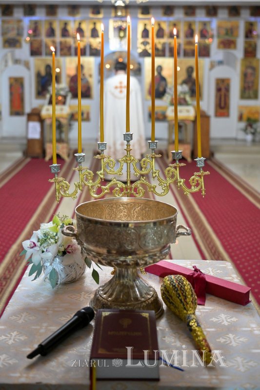 Hram și sfințire de raclă la Parohia Bărbătescu Vechi din București 355533