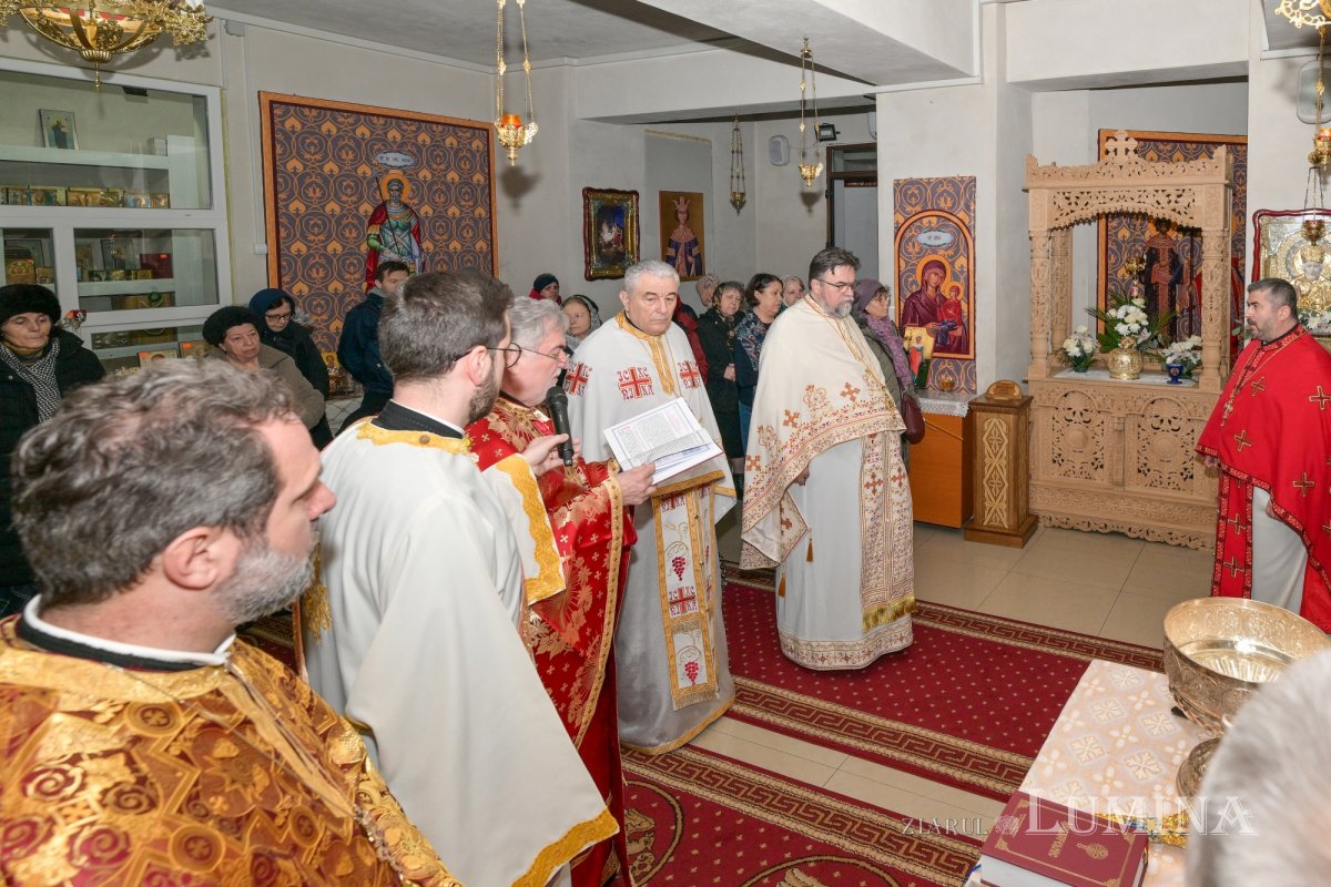 Hram și sfințire de raclă la Parohia Bărbătescu Vechi din București 355537