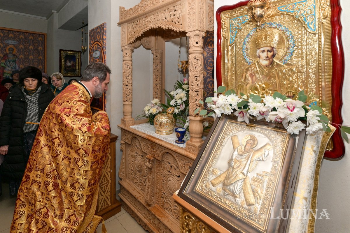 Hram și sfințire de raclă la Parohia Bărbătescu Vechi din București 355539