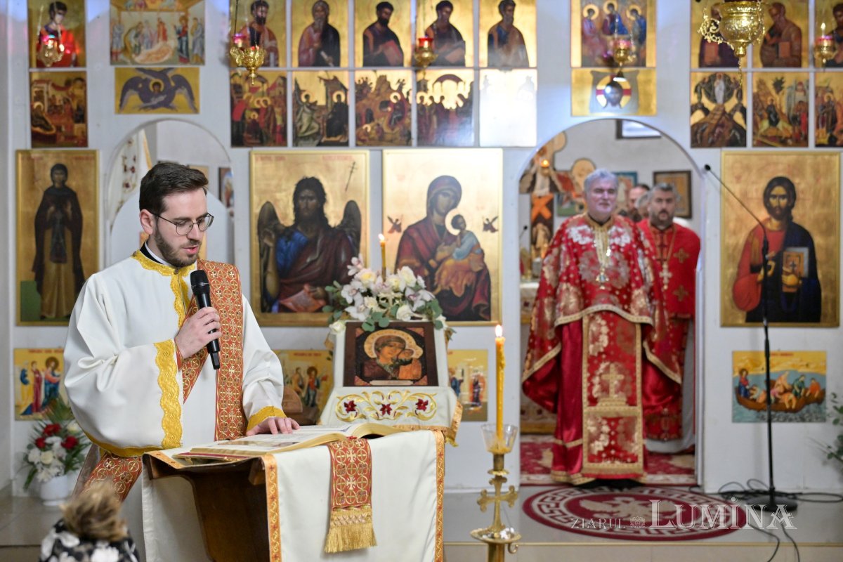 Hram și sfințire de raclă la Parohia Bărbătescu Vechi din București 355545