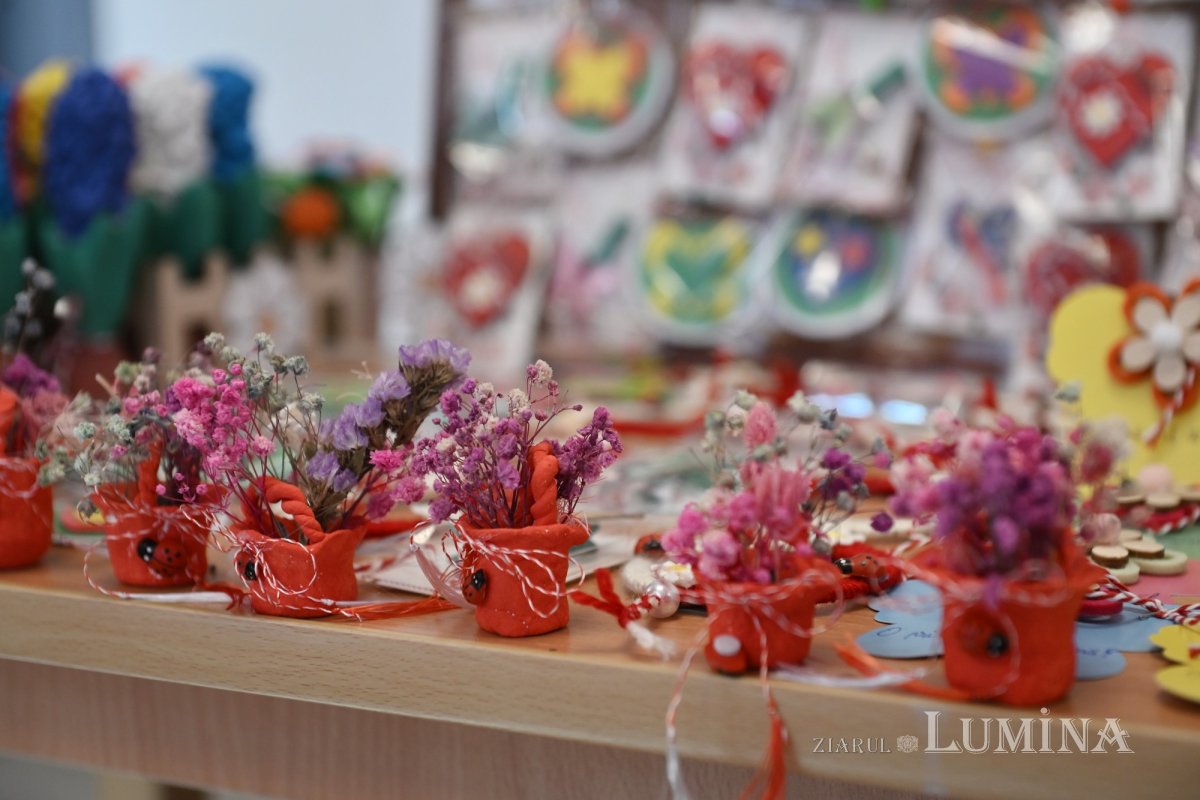 Târg caritabil de mărțișoare la Grădinița „Buna Vestire” din Capitală 356095