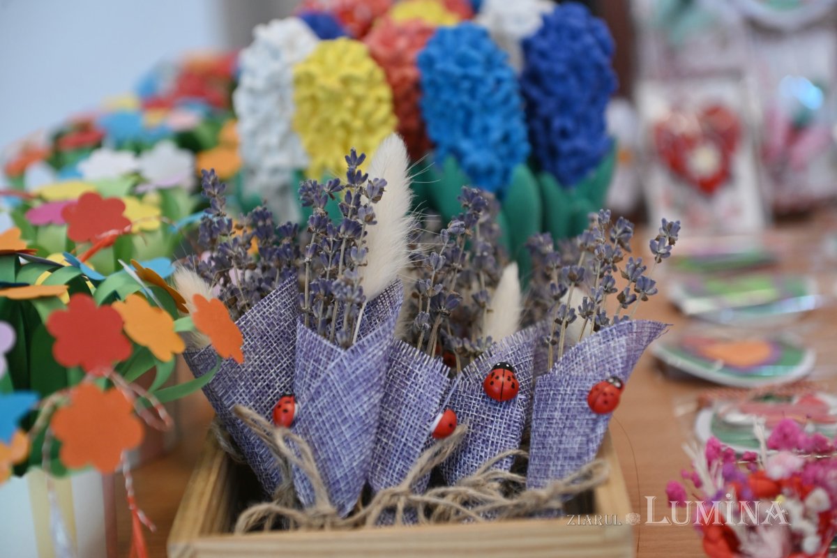 Târg caritabil de mărțișoare la Grădinița „Buna Vestire” din Capitală 356097