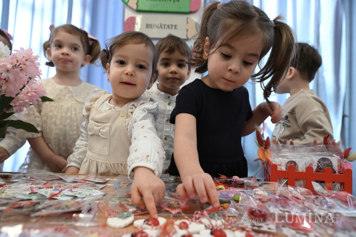 Târg caritabil de mărțișoare la Grădinița „Buna Vestire” din Capitală 356098