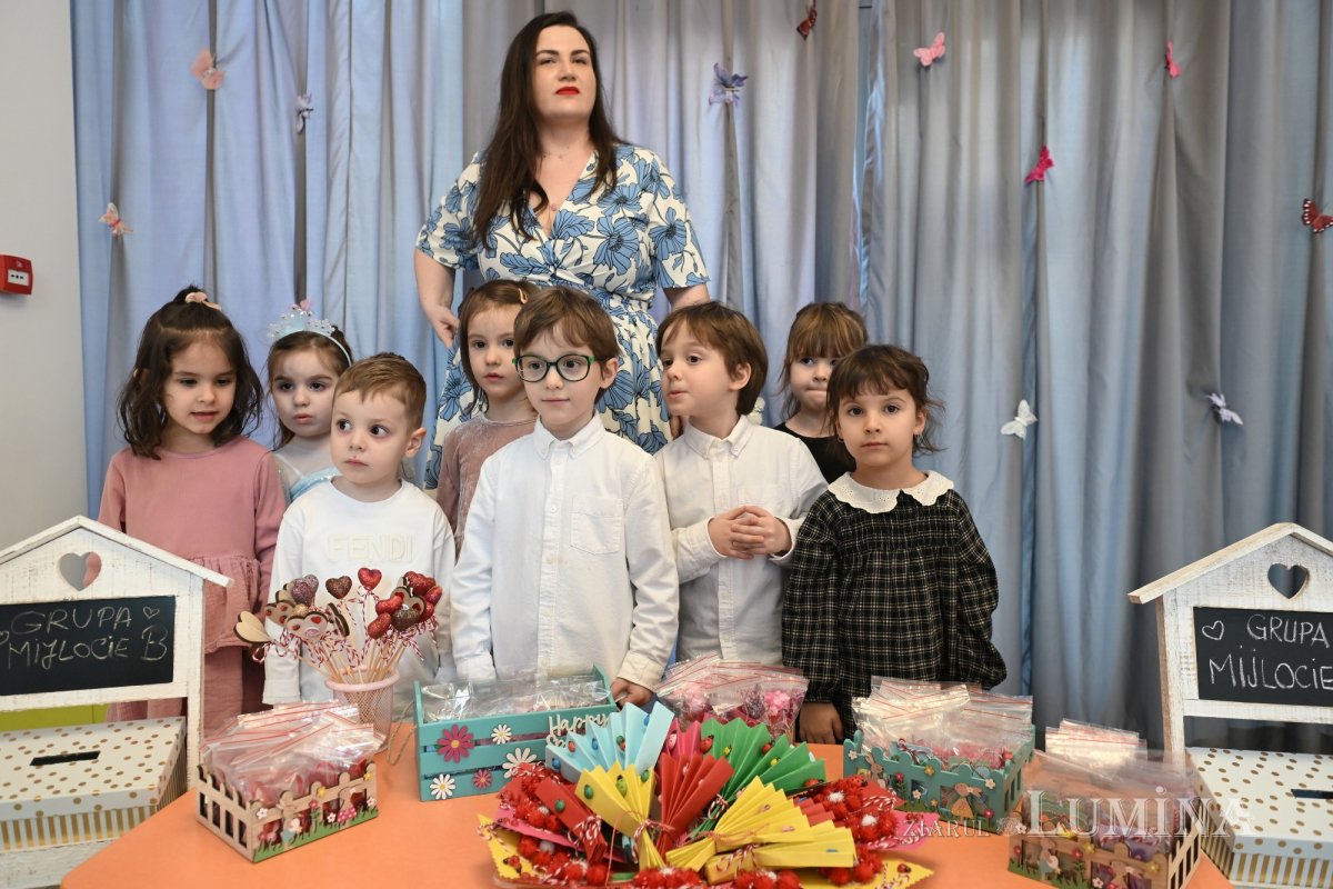 Târg caritabil de mărțișoare la Grădinița „Buna Vestire” din Capitală 356100