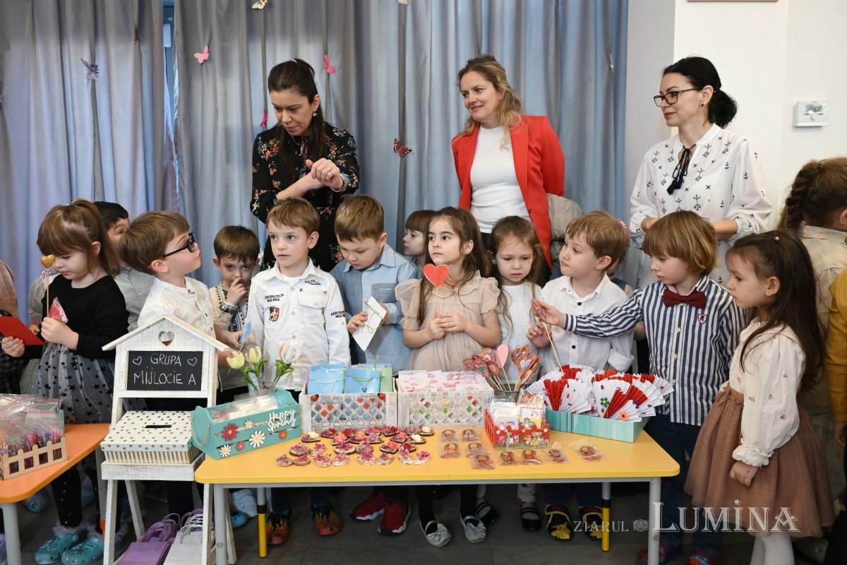 Târg caritabil de mărțișoare la Grădinița „Buna Vestire” din Capitală 356102