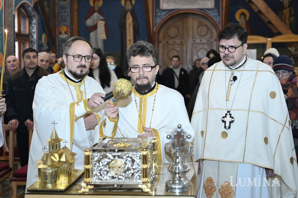 Sfințirea unei noi racle la un spital din Capitală 356353