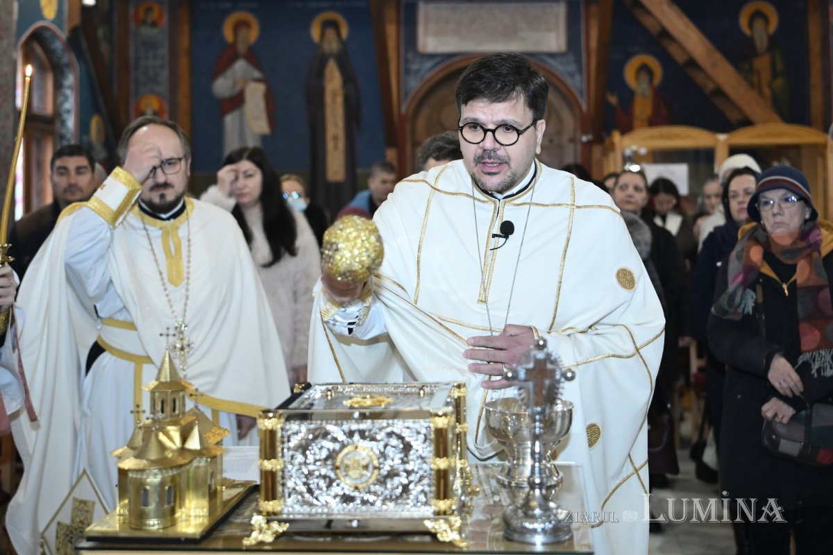 Sfințirea unei noi racle la un spital din Capitală 356355