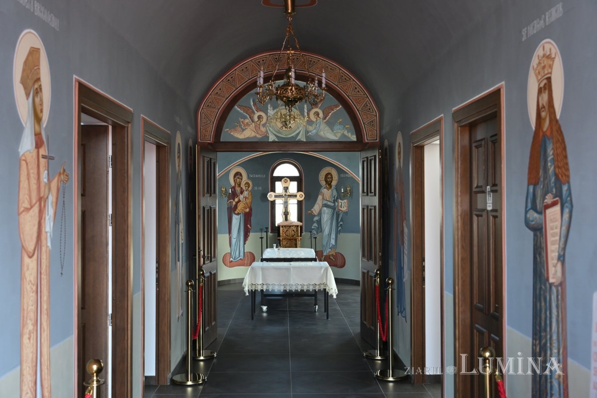 Sfințirea Capelei „Sfinții Apostoli Petru și Pavel” în Mogoșoaia 356935