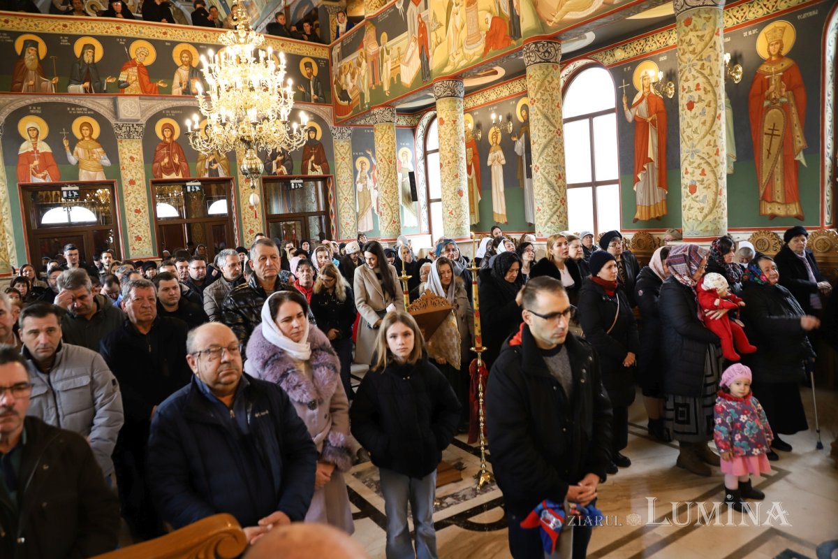 Binecuvântare și ocrotire pentru familiile din cartierul sibian Turnișor 357347