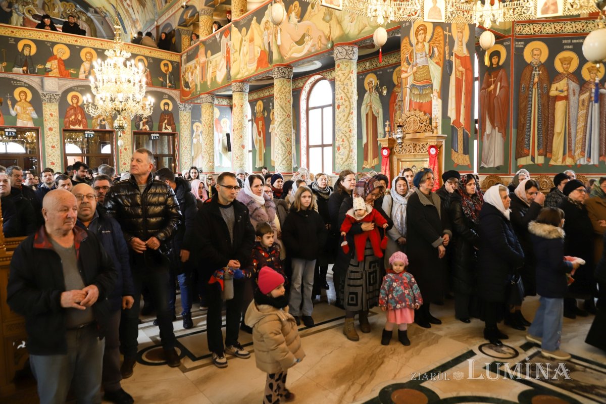 Binecuvântare și ocrotire pentru familiile din cartierul sibian Turnișor 357349