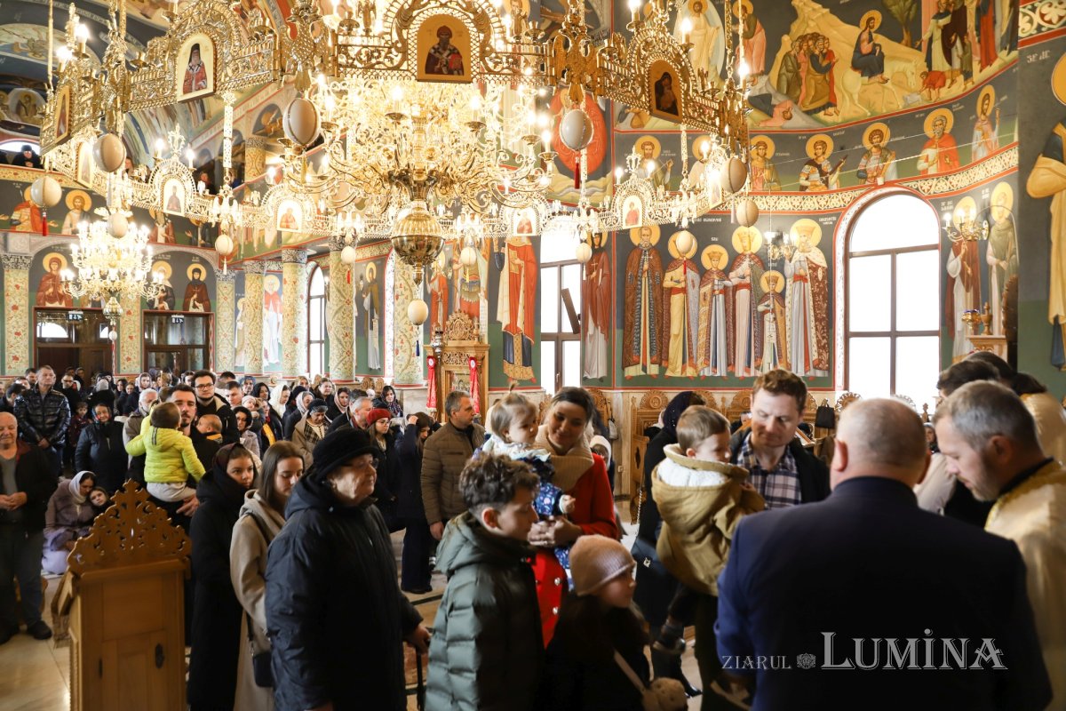 Binecuvântare și ocrotire pentru familiile din cartierul sibian Turnișor 357354