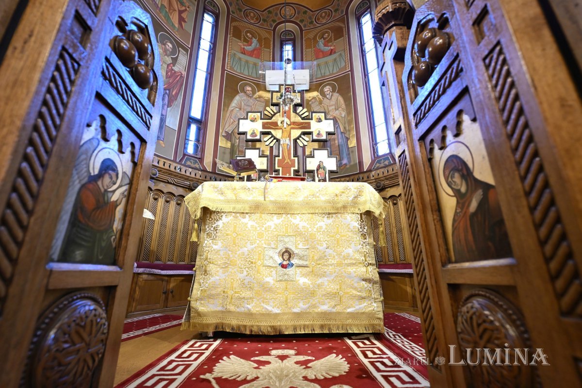 Sclipirile Luminii: Biserica „Buna Vestire”-Belu din Bucureşti 357429