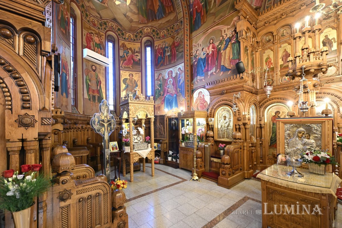 Sclipirile Luminii: Biserica „Buna Vestire”-Belu din Bucureşti 357430